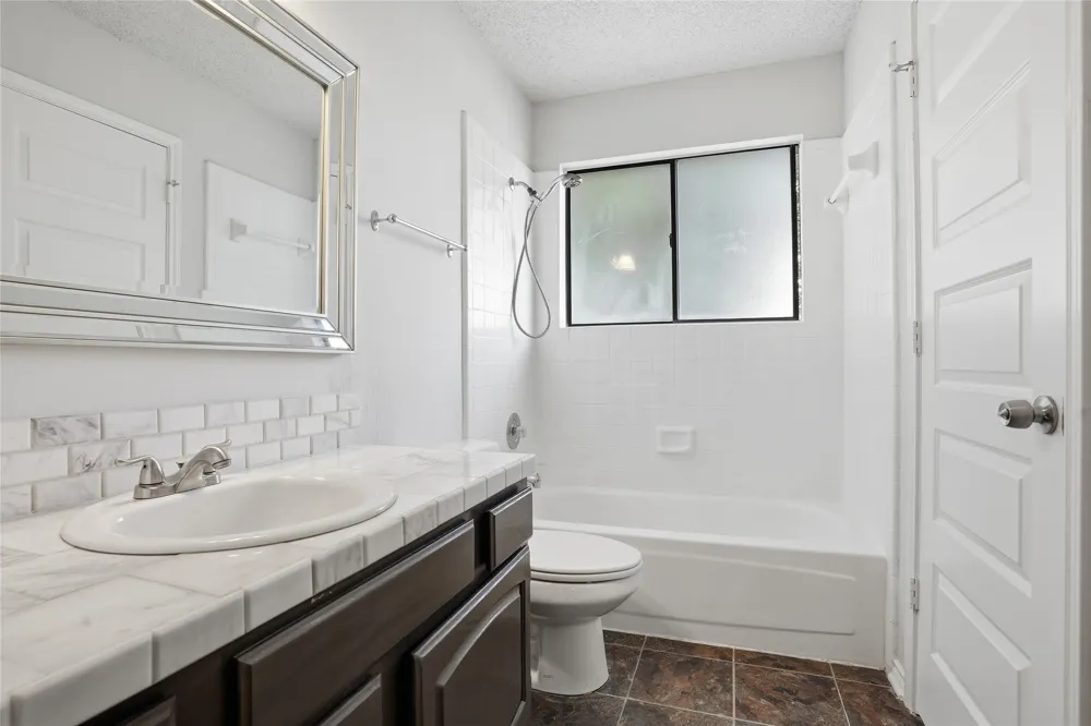 2142 Falcon Ridge Drive Carrollton, TX 75010