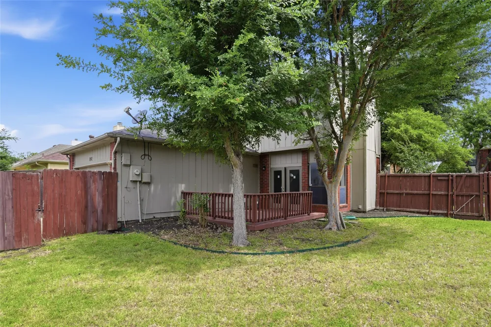 2142 Falcon Ridge Drive Carrollton, TX 75010