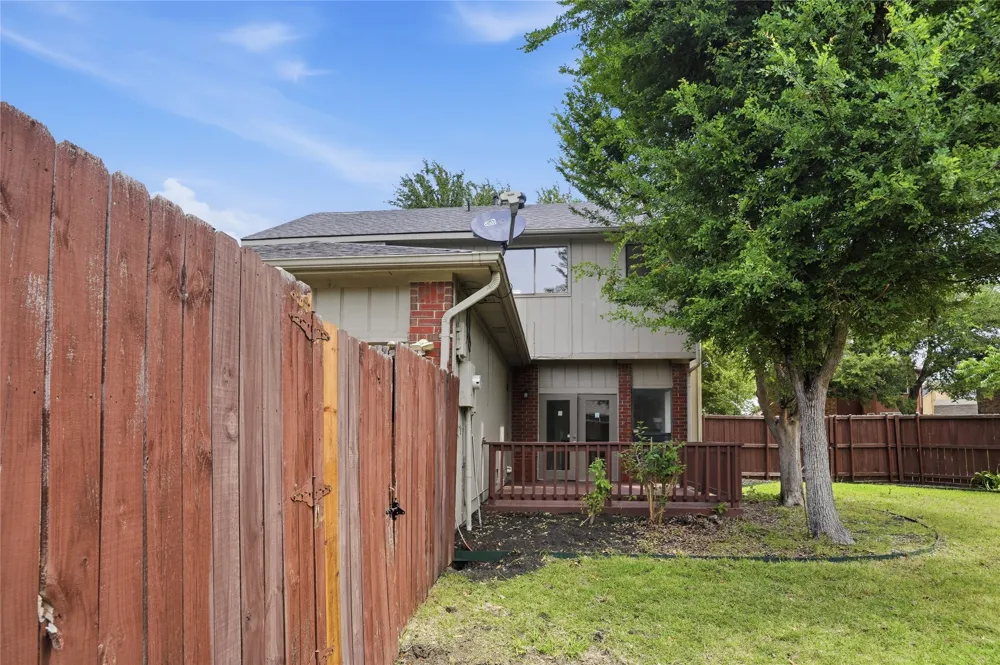 2142 Falcon Ridge Drive Carrollton, TX 75010