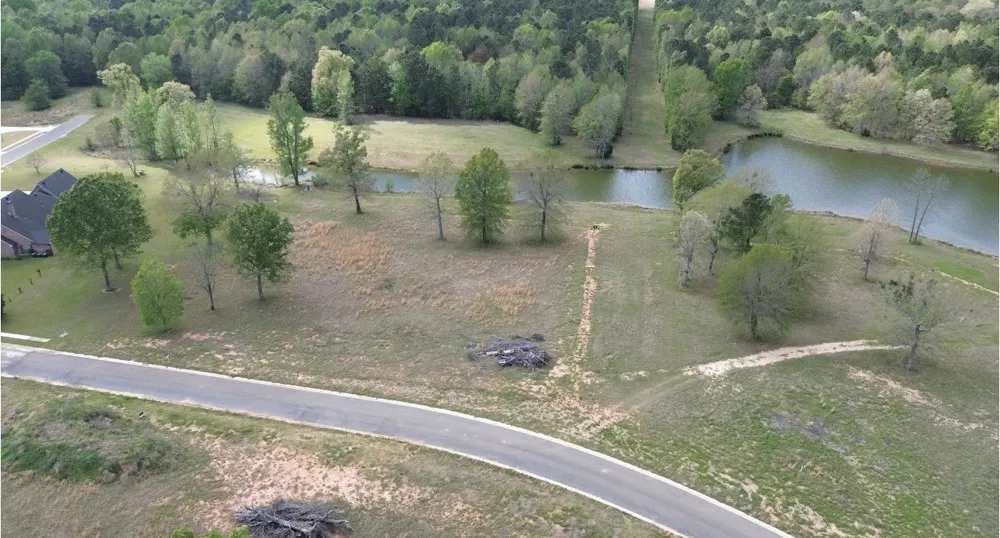 Autumn Creek Cir. Greenwood, LA 71033