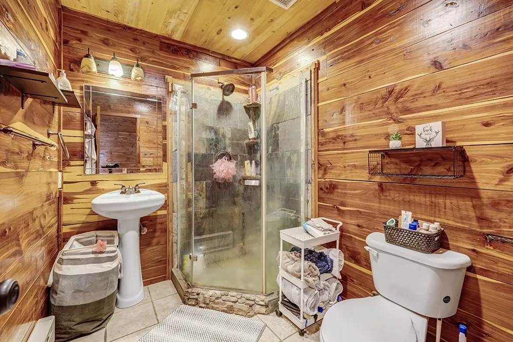 4798 County Road 4235 De Kalb, TX 75559