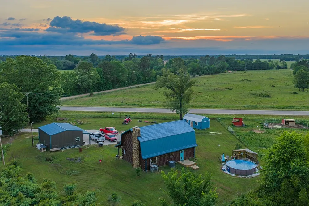 4798 County Road 4235 De Kalb, TX 75559