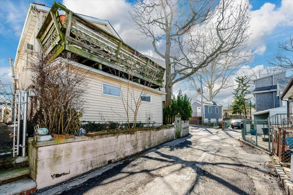 110 Edgewater Park #C Bronx, NY 10465