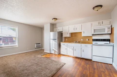 1059 Woods Ferry Rd #3