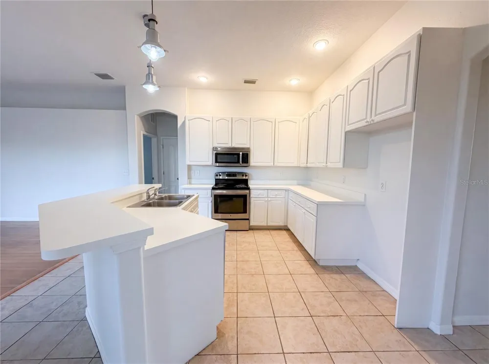 203 TAYLOR BAY LANE Brandon, FL 33510
