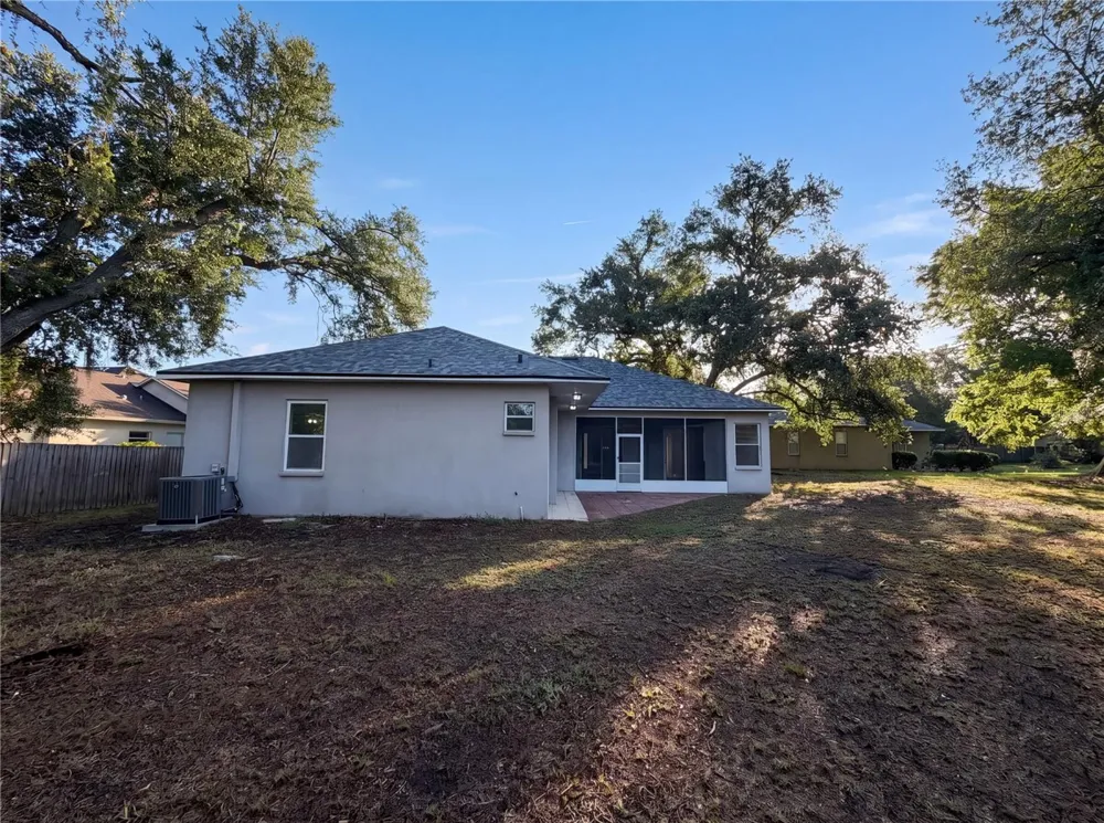 203 TAYLOR BAY LANE Brandon, FL 33510
