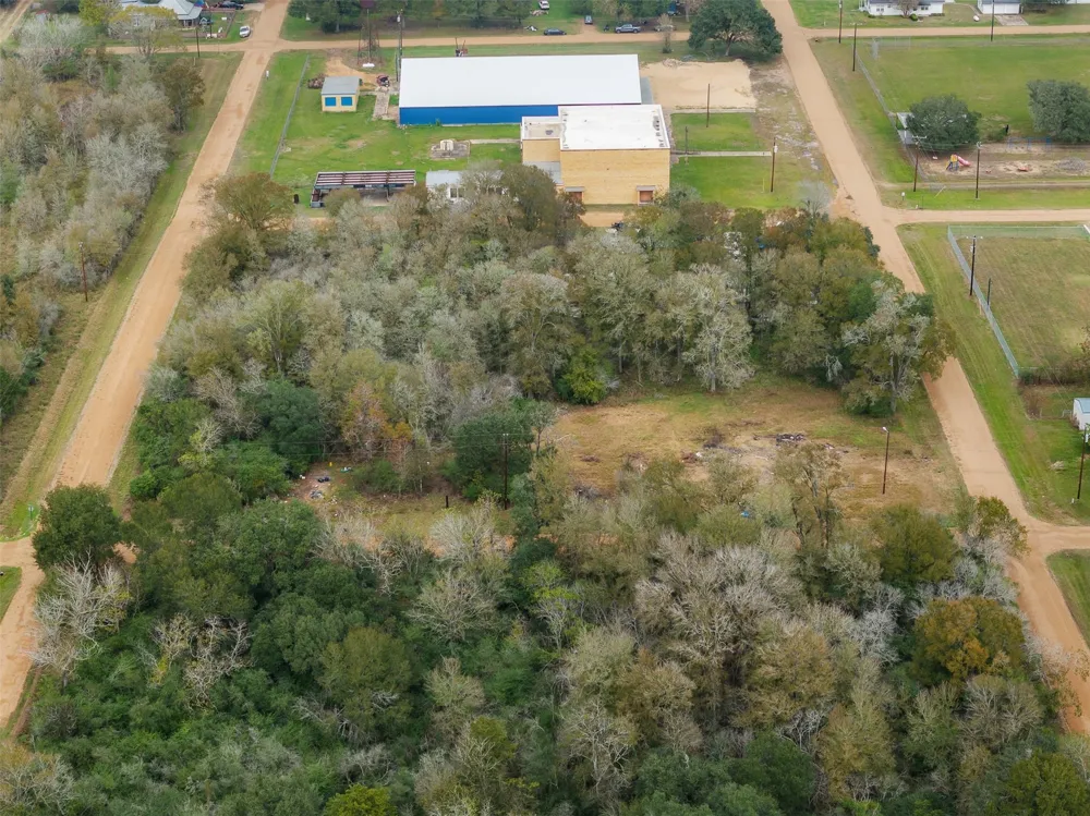 2211 8th Street Rock Island, TX 77470