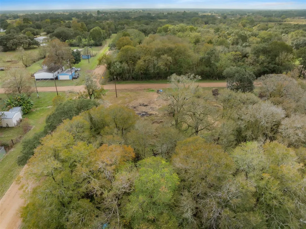 2211 8th Street Rock Island, TX 77470
