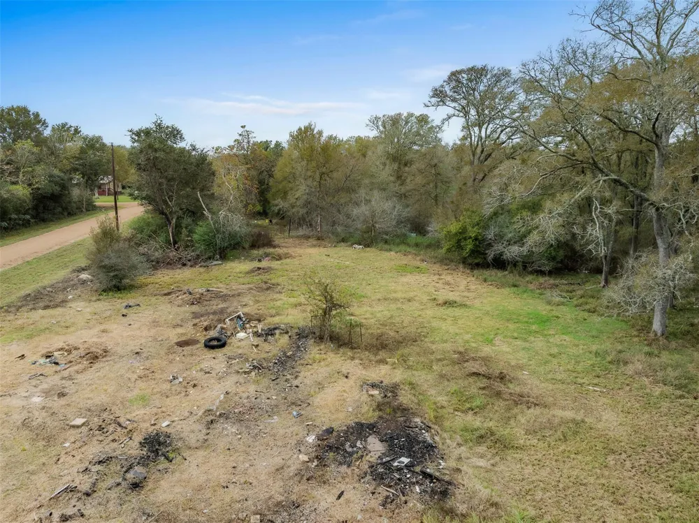 2211 8th Street Rock Island, TX 77470