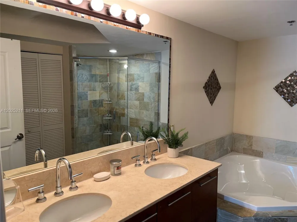 2681 Flamingo Rd #303S Sunrise, FL 33323