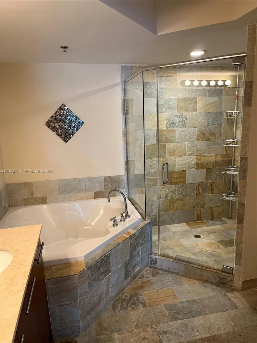 2681 Flamingo Rd #303S Sunrise, FL 33323