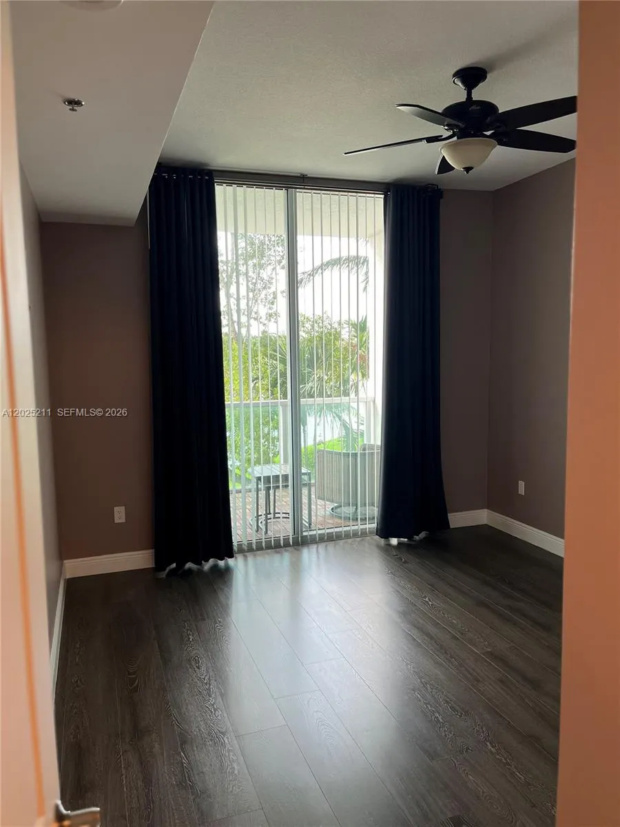 2681 Flamingo Rd #303S Sunrise, FL 33323