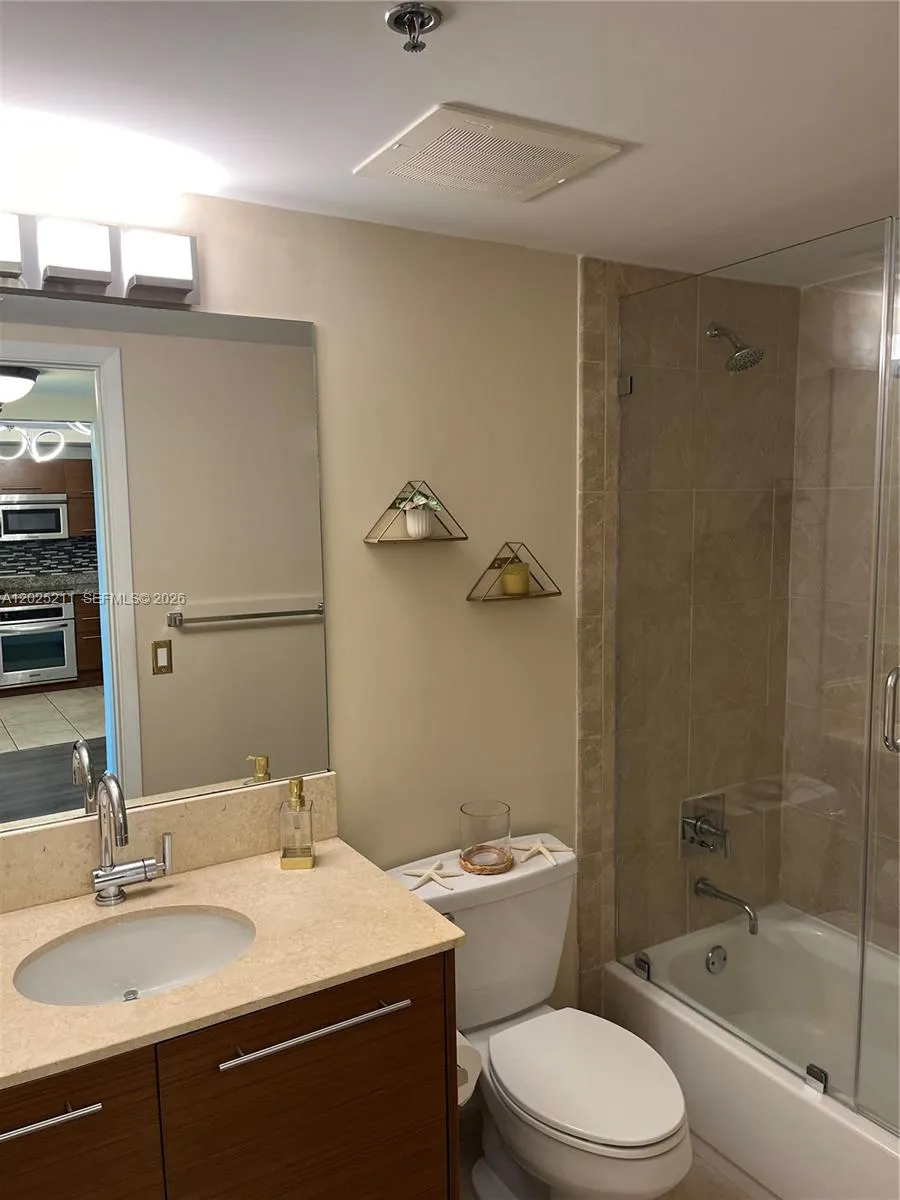 2681 Flamingo Rd #303S Sunrise, FL 33323