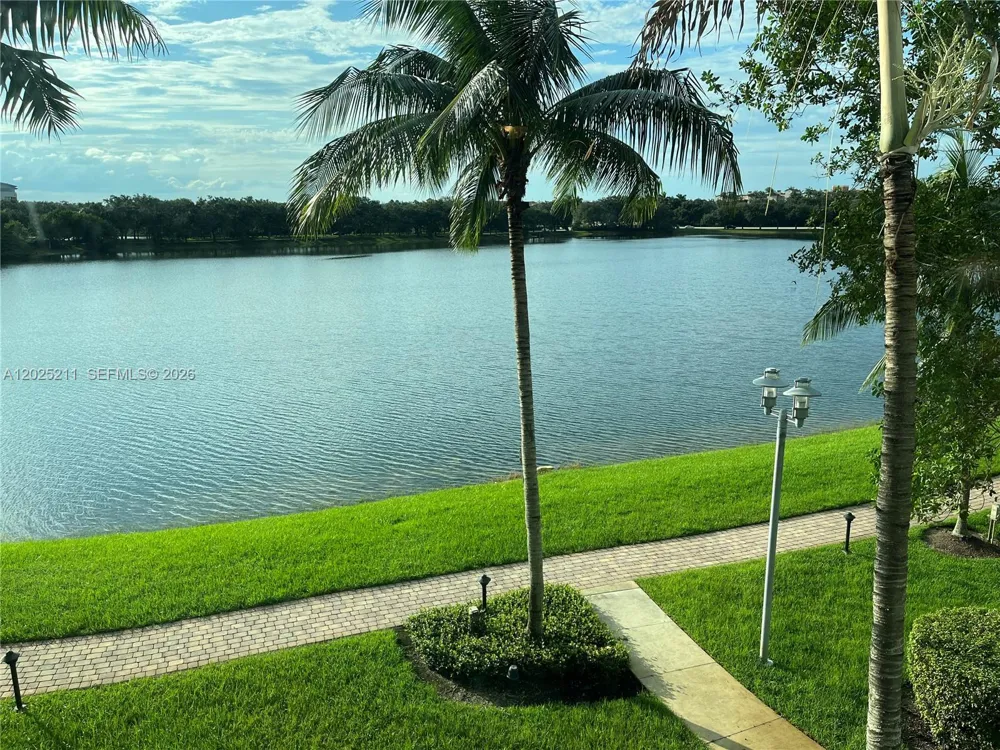2681 Flamingo Rd #303S Sunrise, FL 33323
