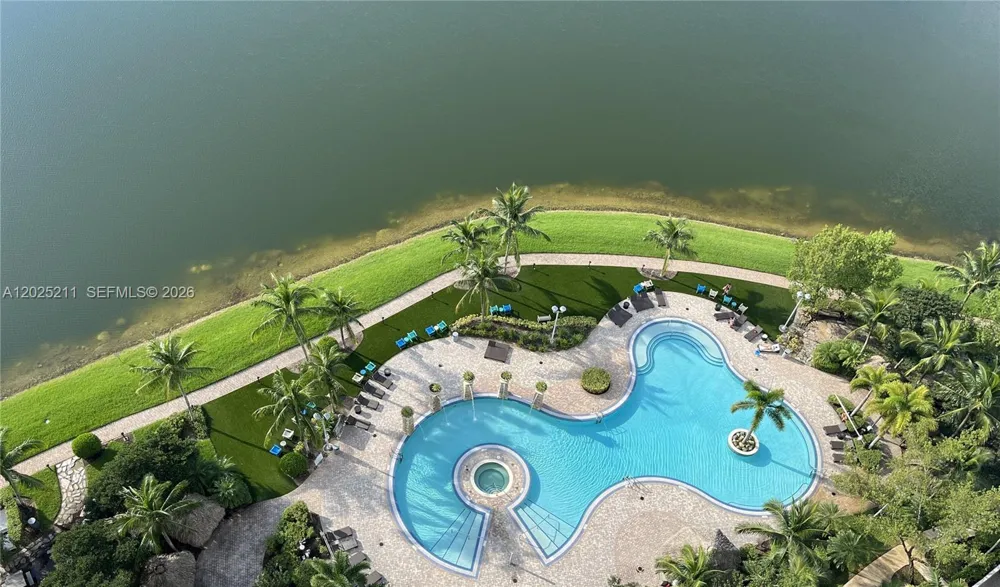 2681 Flamingo Rd #303S Sunrise, FL 33323
