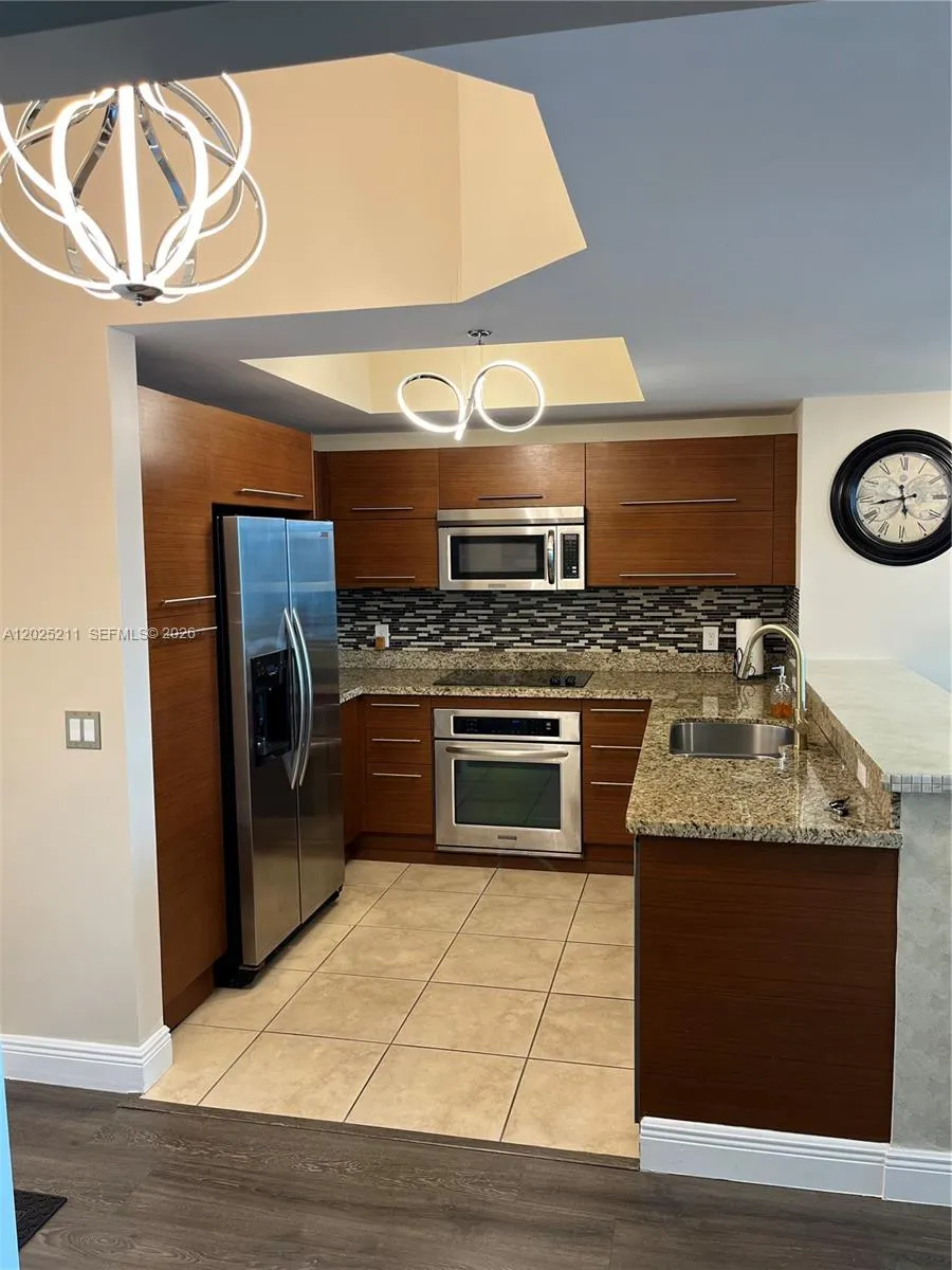 2681 Flamingo Rd #303S Sunrise, FL 33323