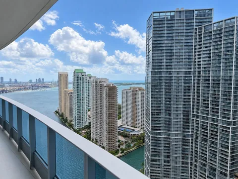 200 Biscayne Boulevard Way #4104
