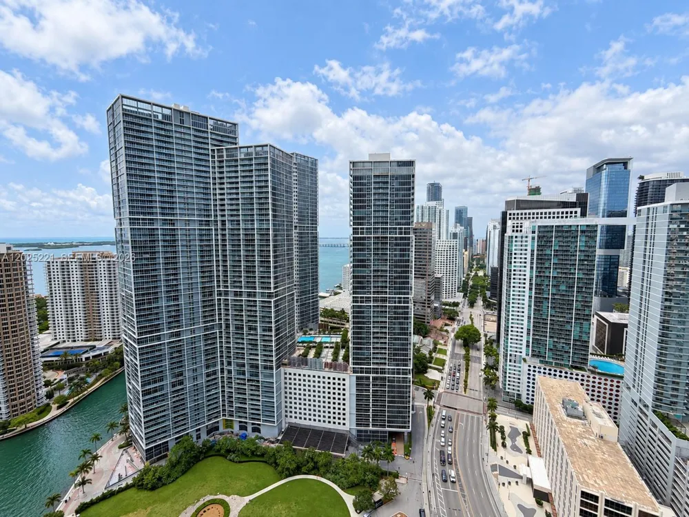 200 Biscayne Boulevard Way #4104 Miami, FL 33131