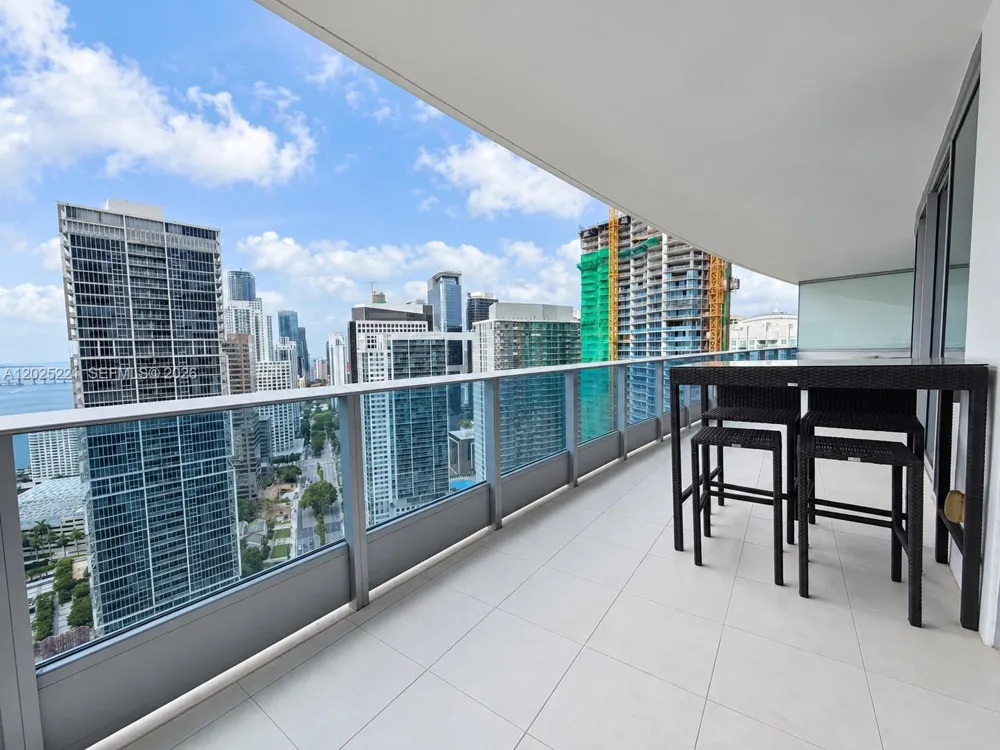200 Biscayne Boulevard Way #4104 Miami, FL 33131