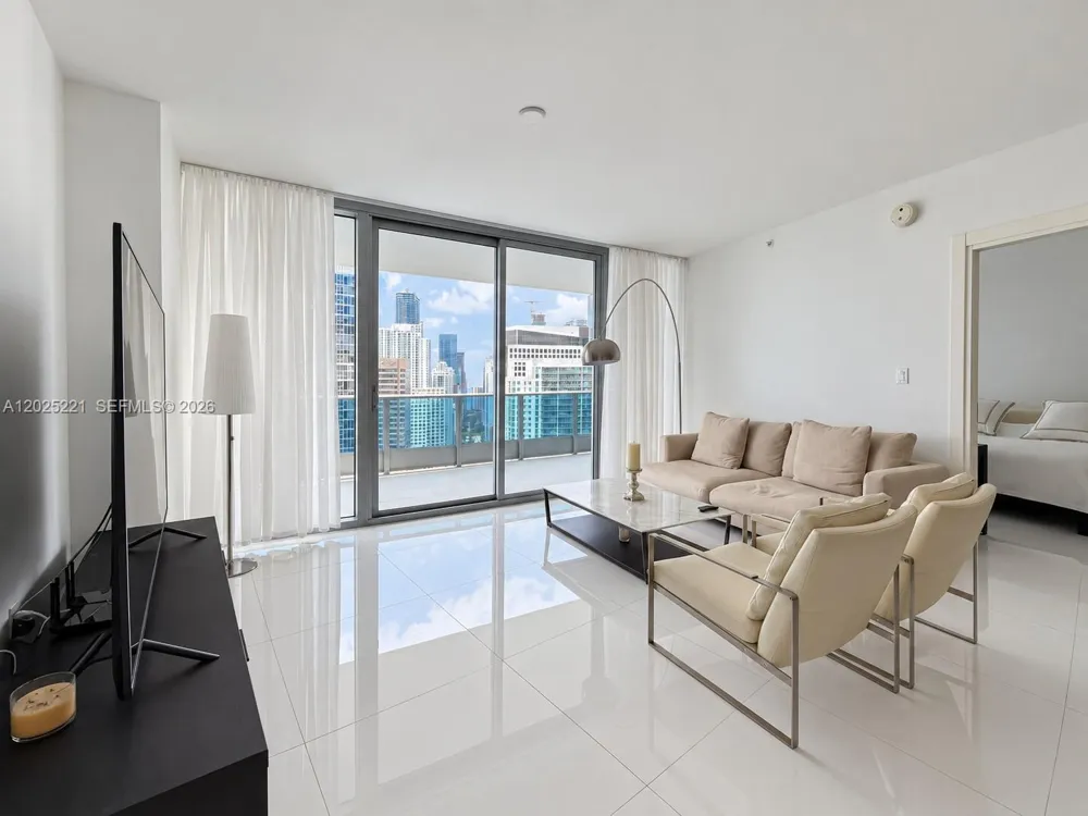 200 Biscayne Boulevard Way #4104 Miami, FL 33131