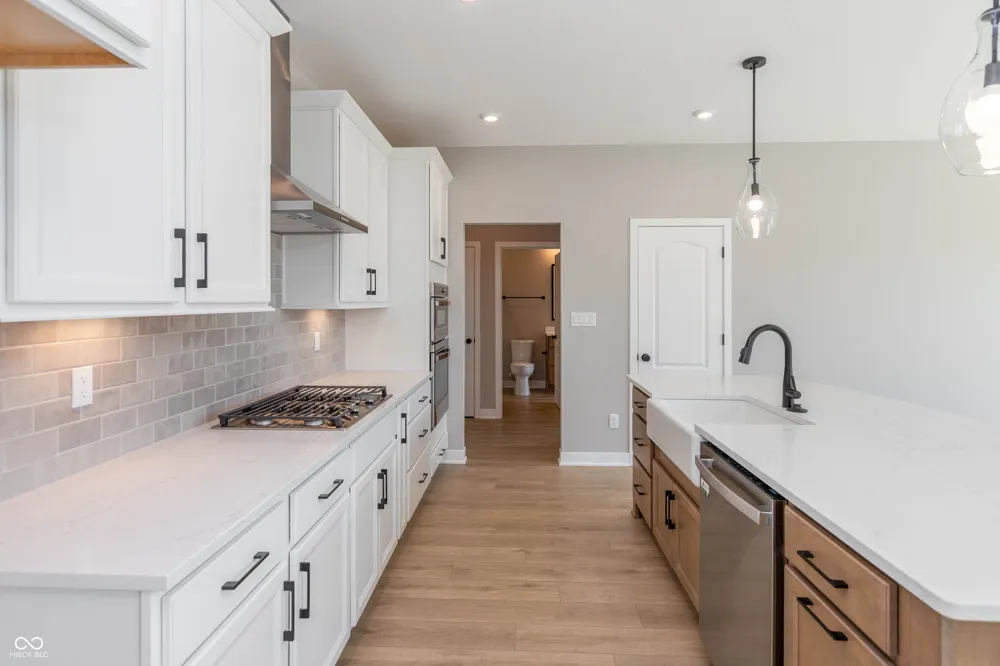 9551 Hemingway Drive Indianapolis, IN 46239