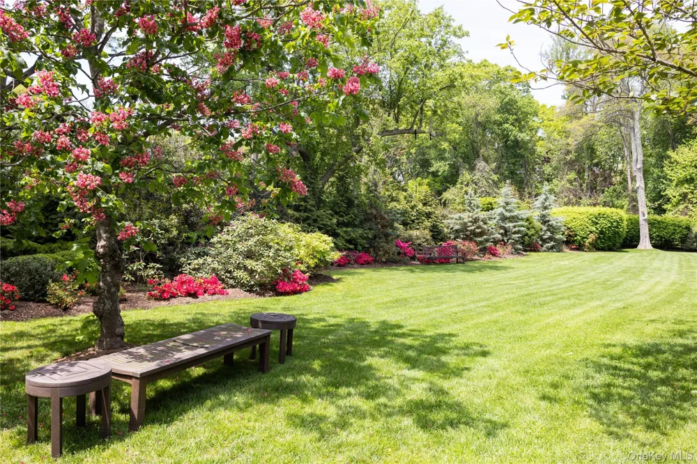 550 Chicken Valley Road Locust Valley, NY 11560