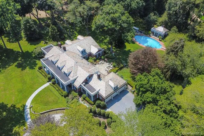 550 Chicken Valley Road Locust Valley, NY 11560