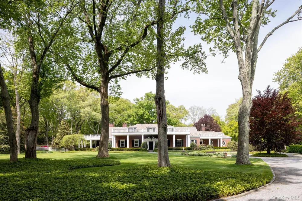 550 Chicken Valley Road Locust Valley, NY 11560