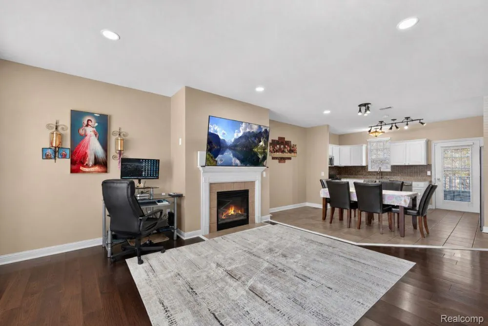 11693 Squiers Boulevard Utica City, MI 48315