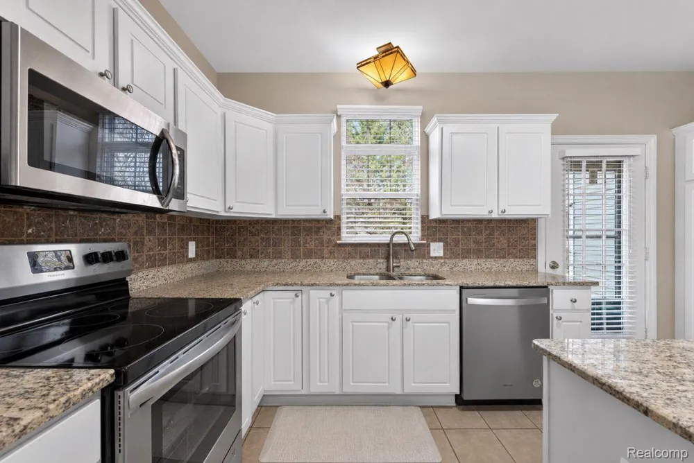 11693 Squiers Boulevard Utica City, MI 48315