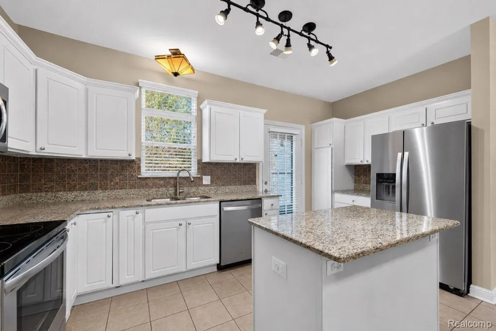 11693 Squiers Boulevard Utica City, MI 48315