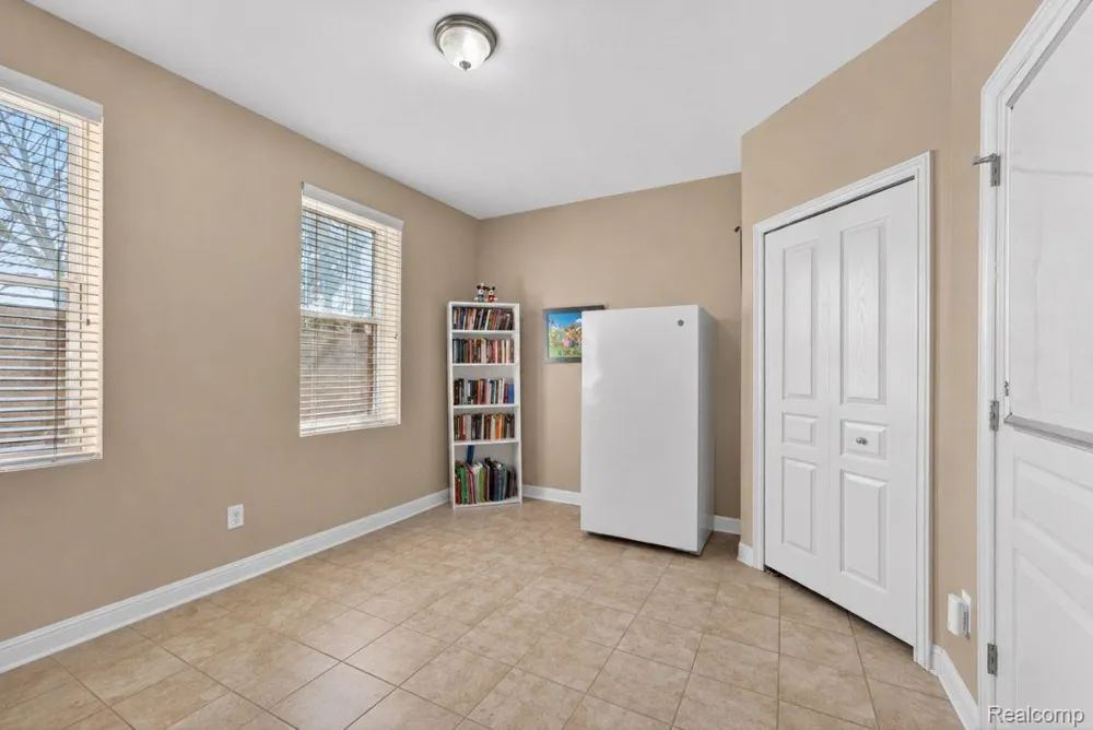 11693 Squiers Boulevard Utica City, MI 48315