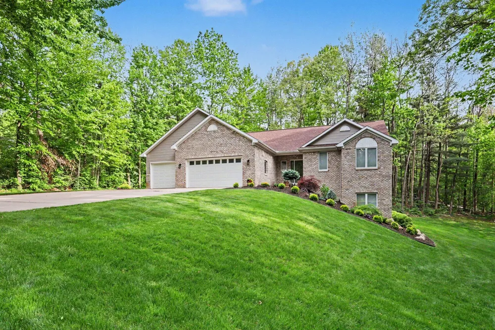 5224 Bonasa Drive NE Courtland Township, MI 49341