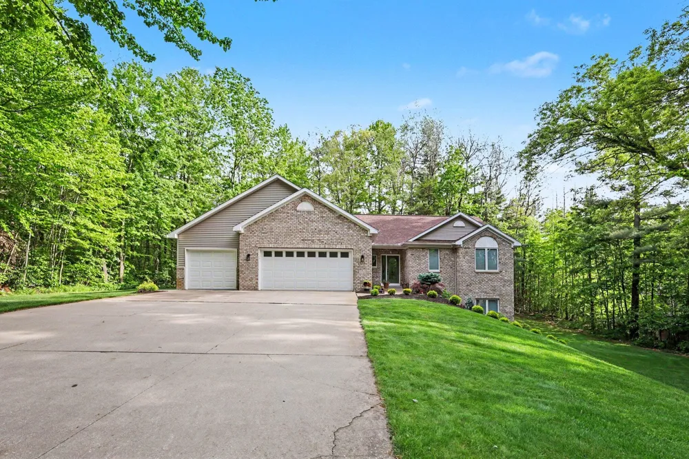 5224 Bonasa Drive NE Courtland Township, MI 49341