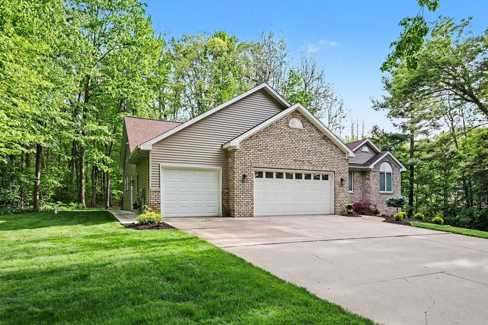 5224 Bonasa Drive NE Courtland Township, MI 49341