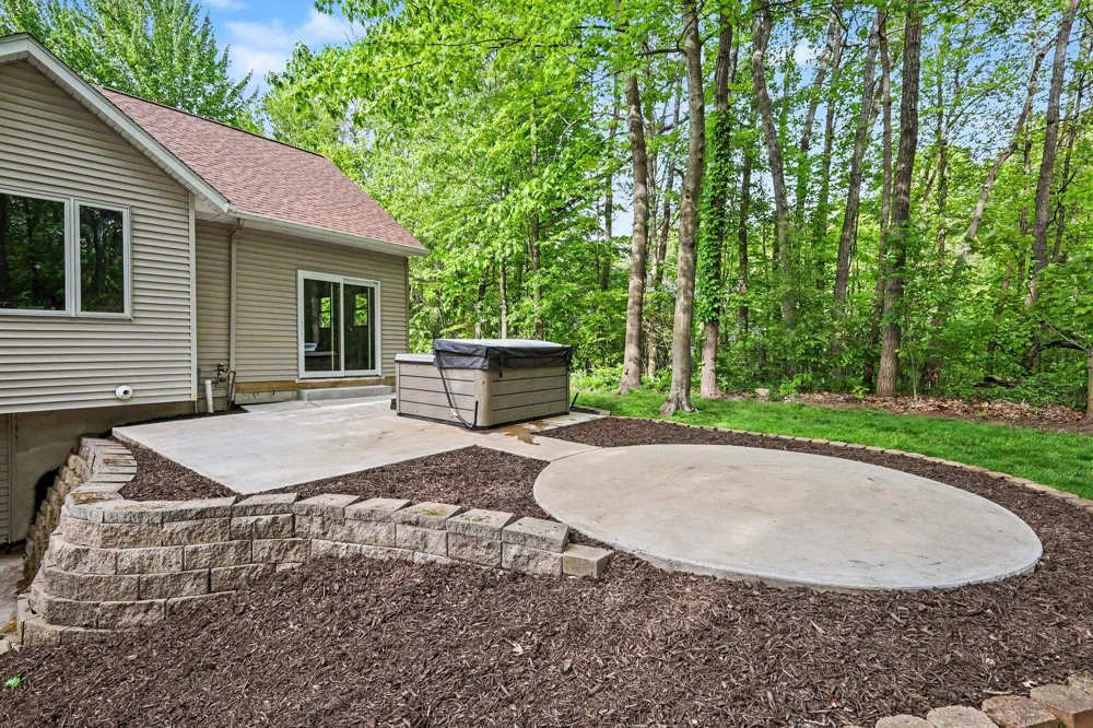 5224 Bonasa Drive NE Courtland Township, MI 49341