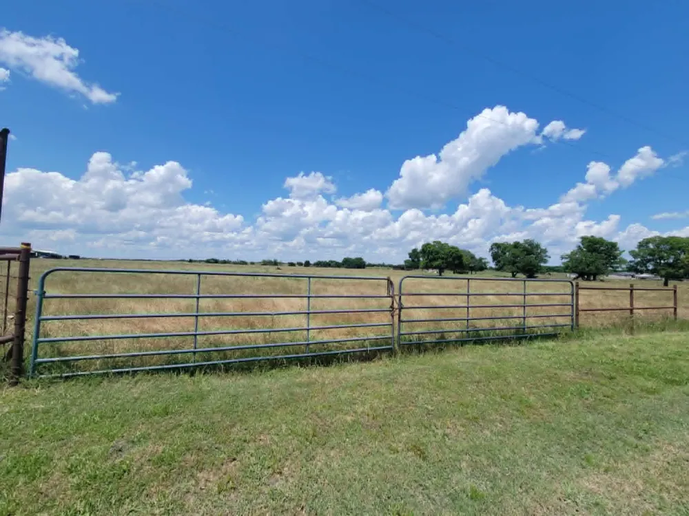 County Road 4720 Wolfe City, TX 75496