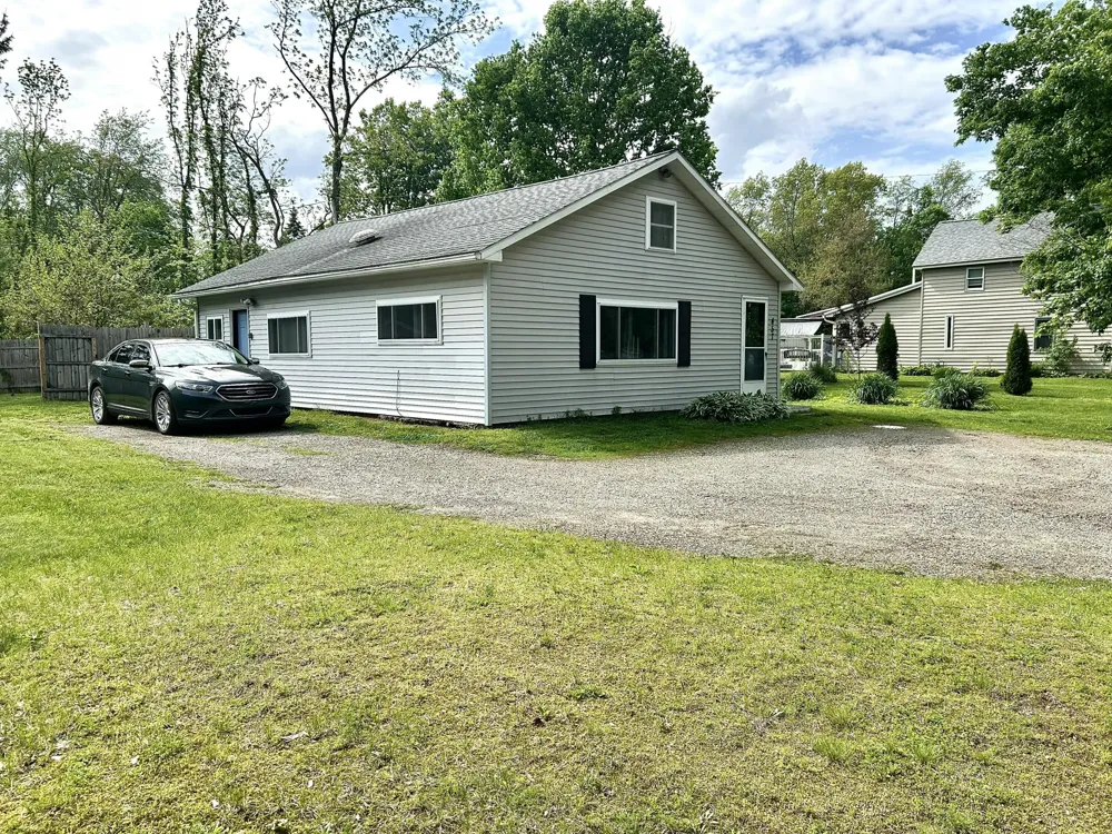 457 S Burr Oak Road Colon, MI 49040