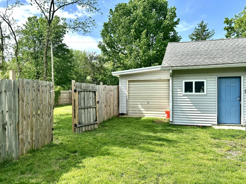 457 S Burr Oak Road Colon, MI 49040