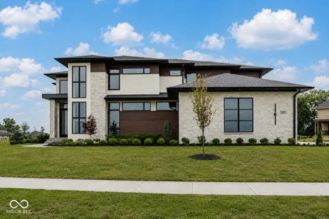 3925 Besbie Way