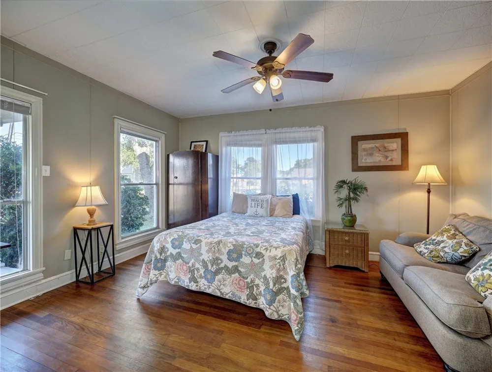 1739 2nd Street Corpus Christi, TX 78404