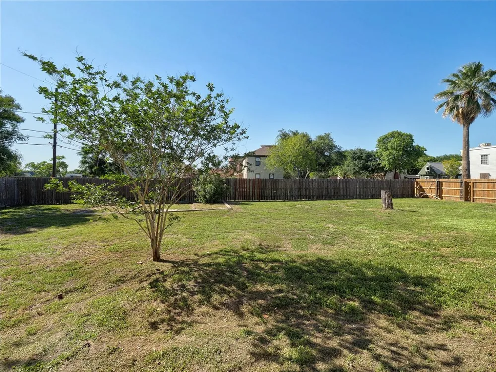 1739 2nd Street Corpus Christi, TX 78404