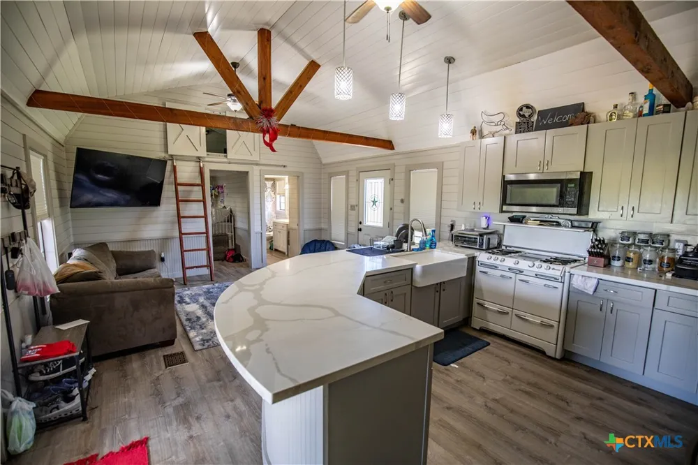 9393 US Highway 87 Westhoff, TX 77994