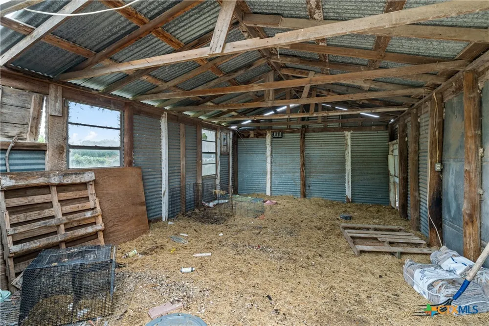 2554 State Highway 22 Whitney, TX 76692