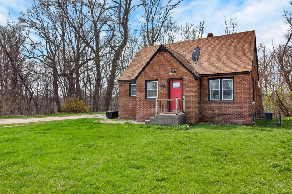 7222 Red Arrow Highway Lincoln Charter Township, MI 49127
