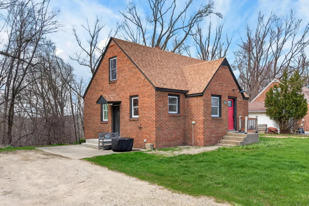 7222 Red Arrow Highway Lincoln Charter Township, MI 49127
