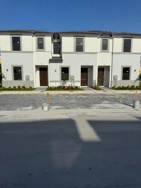 58 NW 10th Ter #58 B