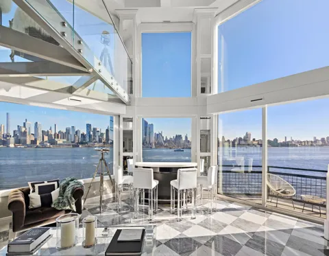 600 HARBOR BLVD