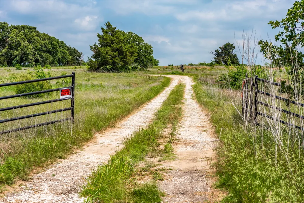 20 US Hwy 377 Whitesboro, TX 76273