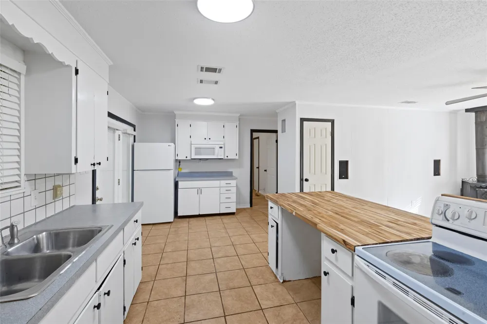 417 Carroll Avenue Wake Village, TX 75501
